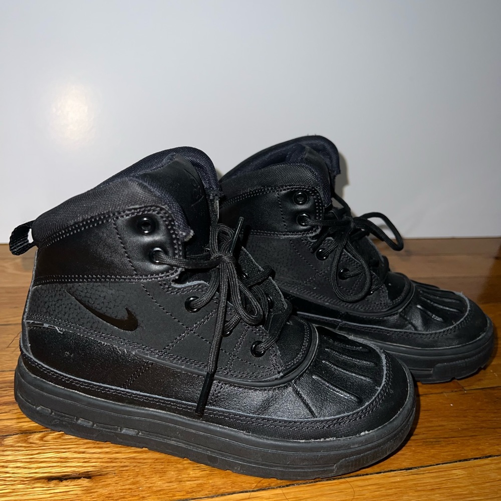Nike ACG black boots